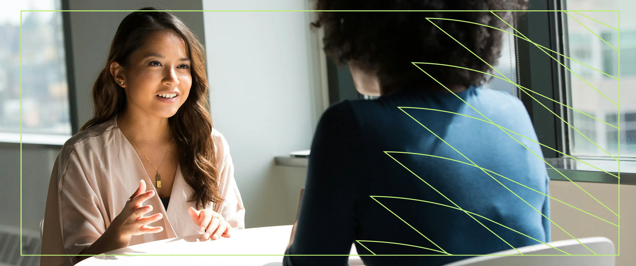 Zwei Personen unterhalten sich